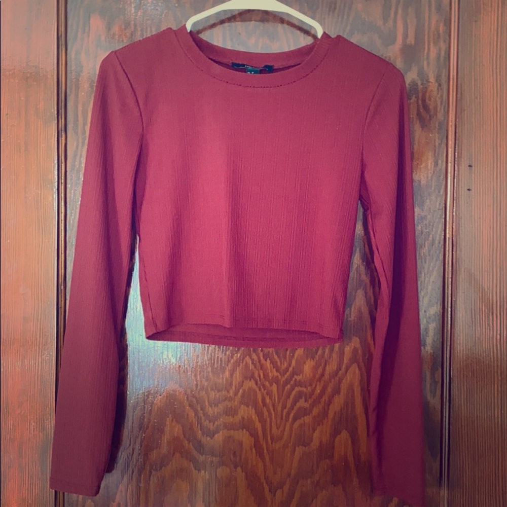 Long sleeve crop top